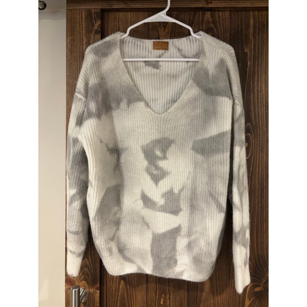 POL Marble V-Neck Sweater